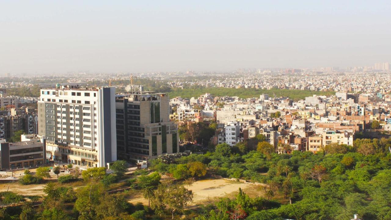 Holiday Inn New Delhi Mayur Vihar Noida By Ihg מראה חיצוני תמונה View of Noida