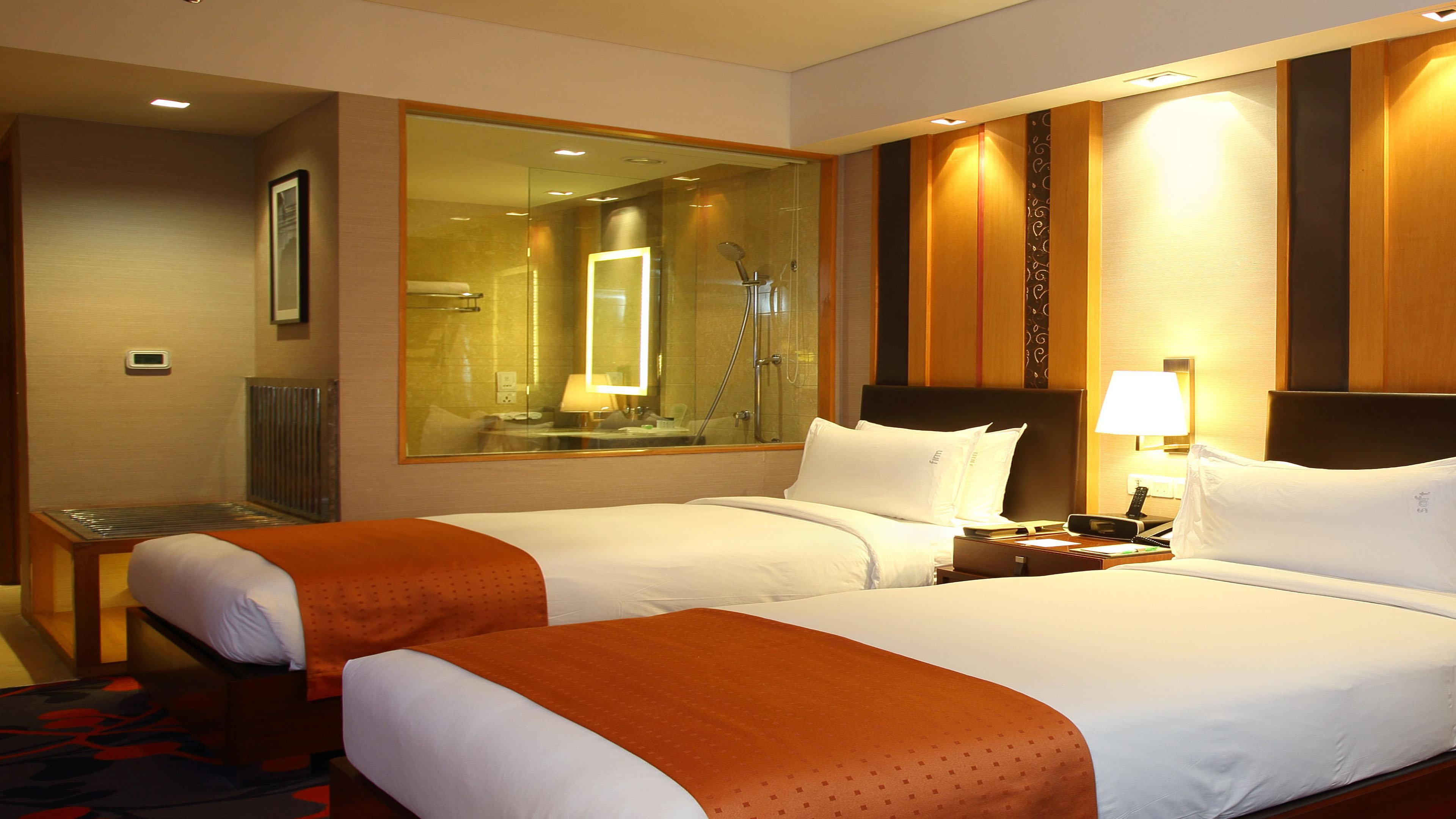 Holiday Inn New Delhi Mayur Vihar Noida By Ihg מראה חיצוני תמונה A room at the hotel
