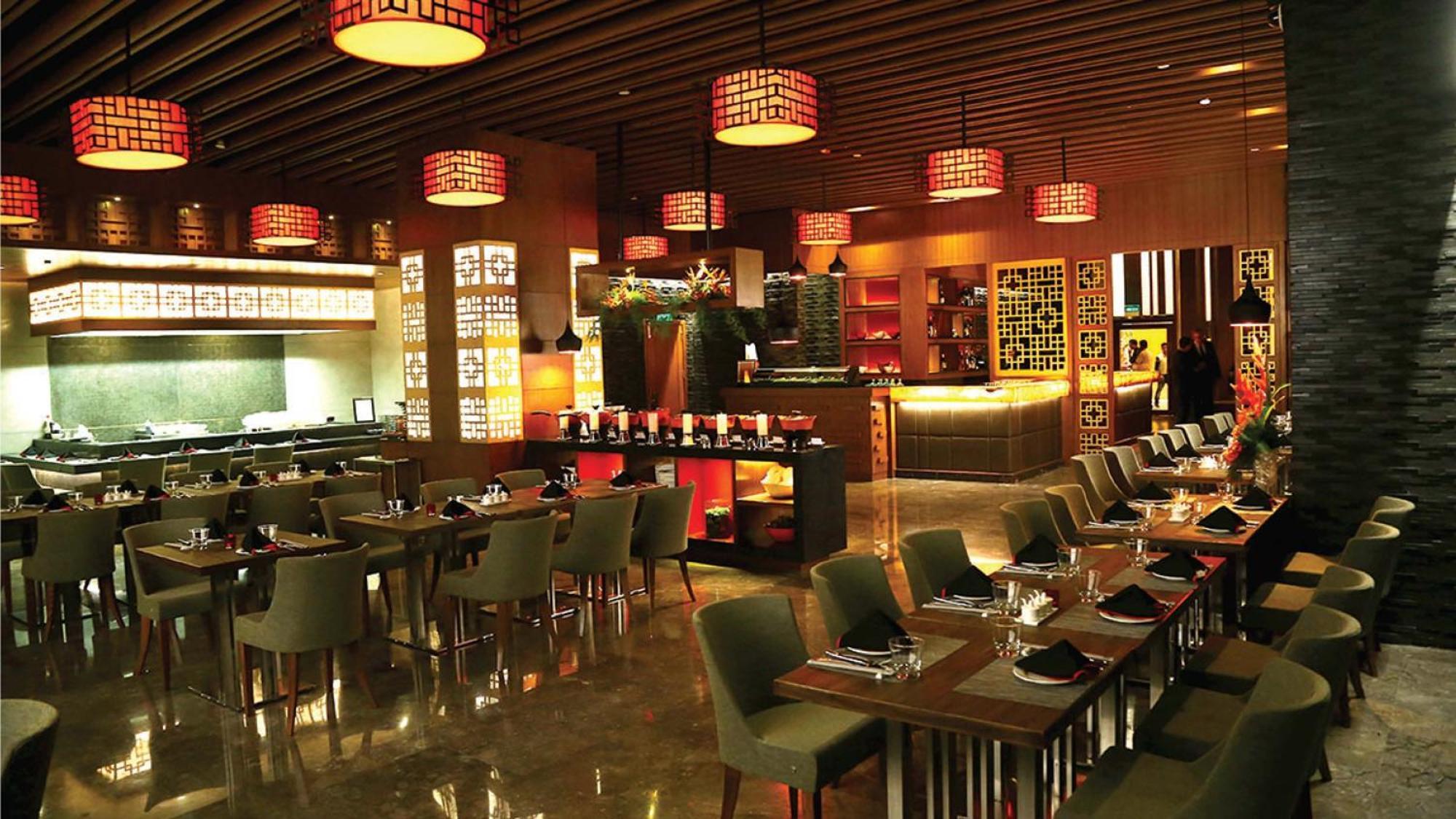 Holiday Inn New Delhi Mayur Vihar Noida By Ihg מראה חיצוני תמונה The interior of the restaurant