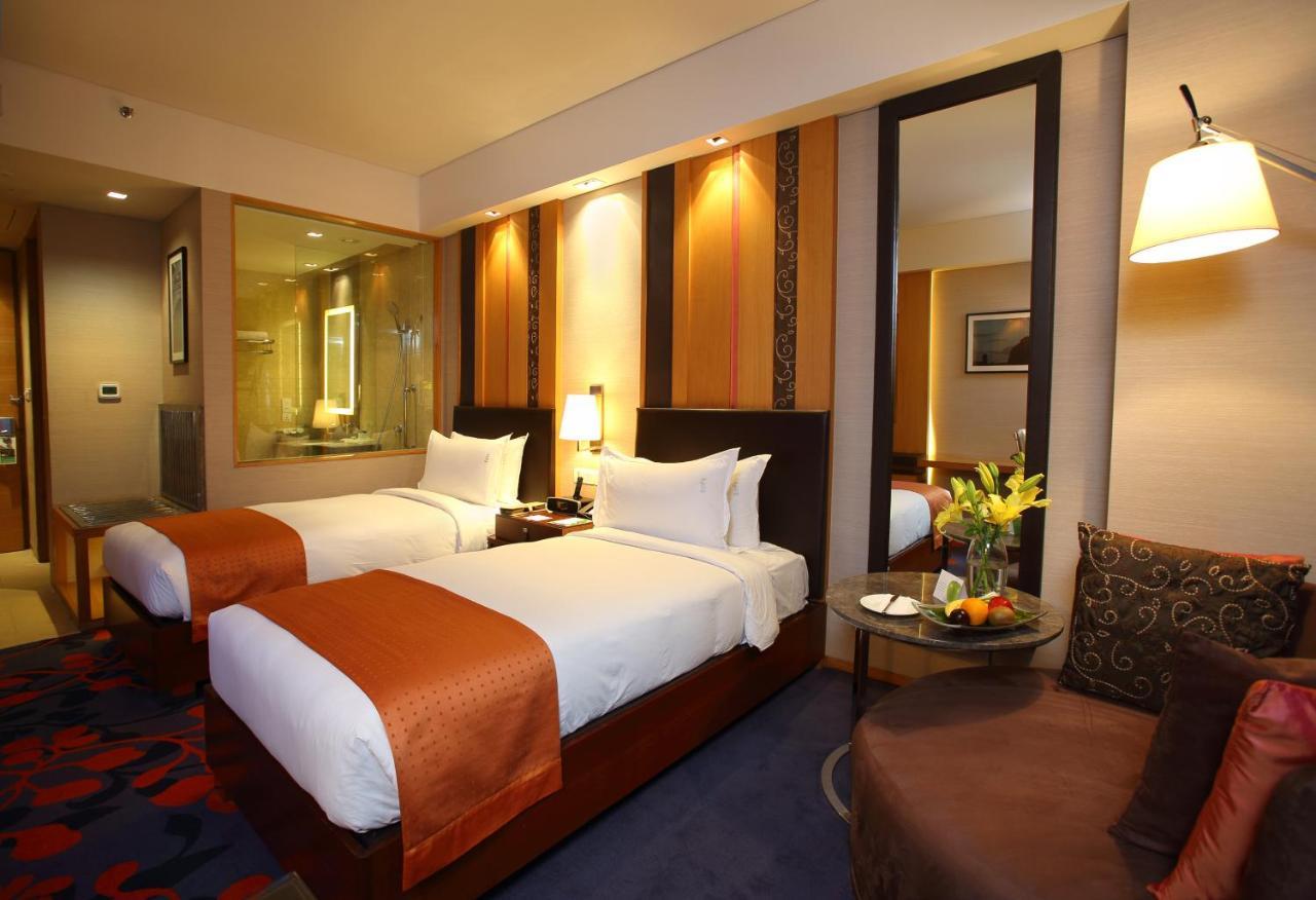 Holiday Inn New Delhi Mayur Vihar Noida By Ihg מראה חיצוני תמונה Deluxe Room